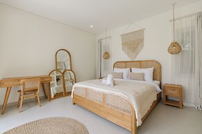 Mata Biru Villa by Betterplace