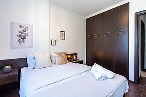 Harbor Apartments in Larnaca