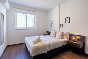 Harbor Apartments in Larnaca