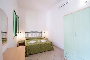 Family Village Pool And Sea