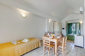 Family Village Pool And Sea