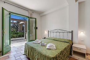 Family Village Pool And Sea