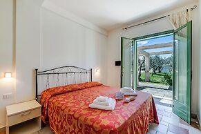 Family Village Pool And Sea