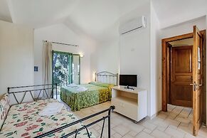 Family Village Pool And Sea