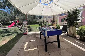 Family Village Pool And Sea