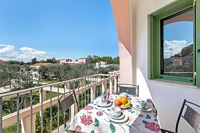 Family Village Pool And Sea