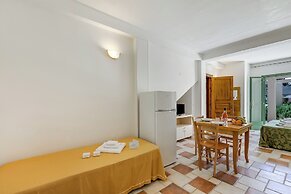 Family Village Pool And Sea