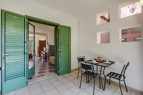 Family Village Pool And Sea