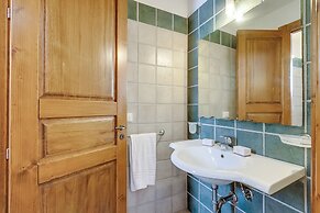 Family Village Pool And Sea