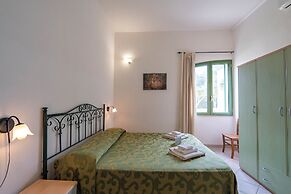 Family Village Pool And Sea