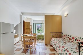 Family Village Pool And Sea