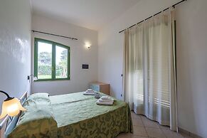 Family Village Pool And Sea