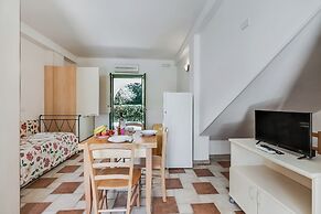 Family Village Pool And Sea