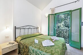 Family Village Pool And Sea