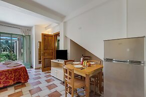 Family Village Pool And Sea