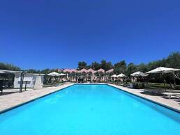 Family Village Pool And Sea