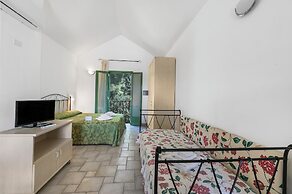 Family Village Pool And Sea