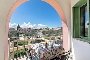 Family Village Pool And Sea