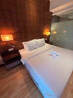 D'Majestic Place by Roomy