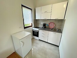 Studio apartment Šarić 2