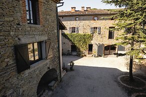 Les Terres Aoyama