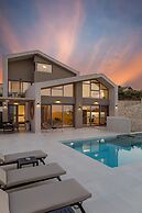 Theo Luxury Villas With Sea View