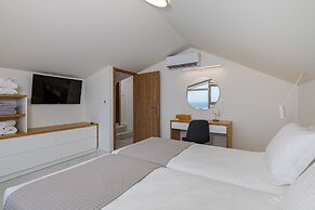 Theo Luxury Villas With Sea View