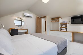 Theo Luxury Villas With Sea View