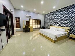 La Nice Apartment and Suites