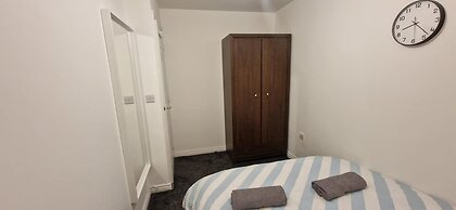 Housesleeps5-garden-parking-familyfriendly