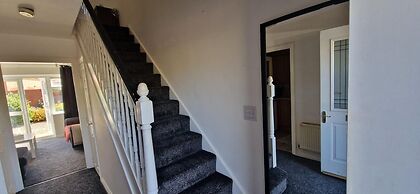 Housesleeps5-garden-parking-familyfriendly