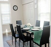 Jacuzzi,crib,walk to Chineese,kebab Rest,food Lion