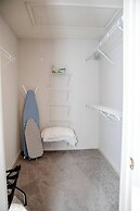 Jacuzzi,crib,walk to Chineese,kebab Rest,food Lion