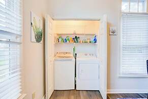 Jacuzzi,crib,walk to Chineese,kebab Rest,food Lion