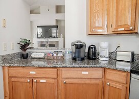 Jacuzzi,crib,walk to Chineese,kebab Rest,food Lion