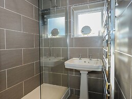 The Moorings Apartment