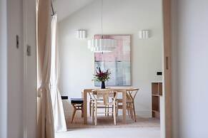 2-bed Eco Friendly Home - Sleeps 4 - Parking