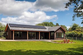 2-bed Eco Friendly Home - Sleeps 4 - Parking