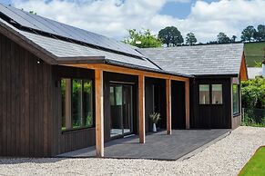 2-bed Eco Friendly Home - Sleeps 4 - Parking