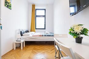 Cozy Room Near U6 Dresdner Subway Line