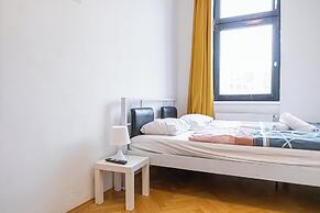 Cozy Room Near U6 Dresdner Subway Line