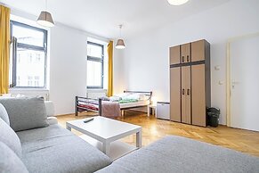 Cozy Room Near U6 Dresdner Subway Line