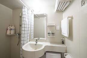 Shanghai Hills & Wanye Spacious Suites