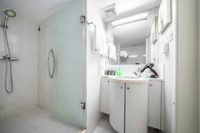 Shanghai Hills & Wanye Spacious Suites