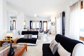 Artemis Spacious Luxury Villa With XL Private Pool