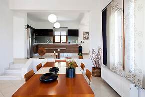 Artemis Spacious Luxury Villa With XL Private Pool