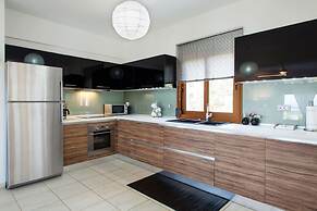 Artemis Spacious Luxury Villa With XL Private Pool