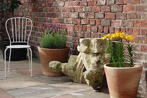 St Denys View With Free Parking