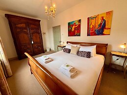 St Denys View With Free Parking