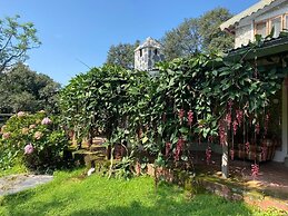 Woodside Retreat Pangot